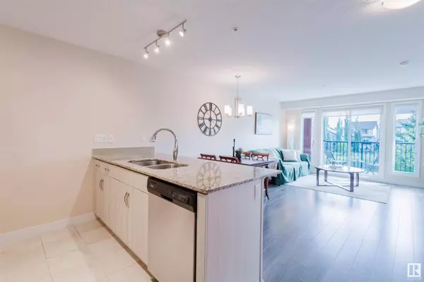 #211 7021 SOUTH TERWILLEGAR DR NW, Edmonton, AB T6R 0W5