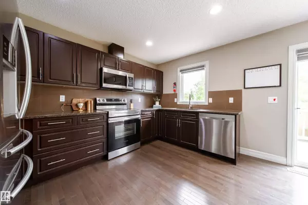 #32 655 TAMARACK RD NW, Edmonton, AB T6T 0N4