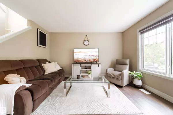 #32 655 TAMARACK RD NW, Edmonton, AB T6T 0N4