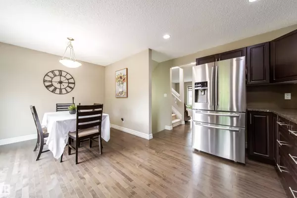 #32 655 TAMARACK RD NW, Edmonton, AB T6T 0N4