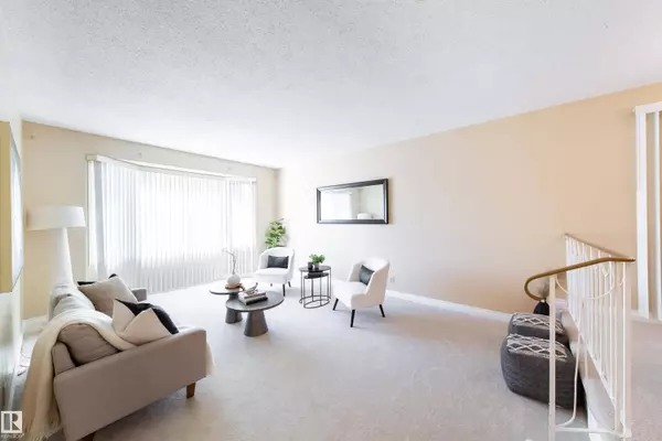 7808 22 AV NW, Edmonton, AB T6K 2E3