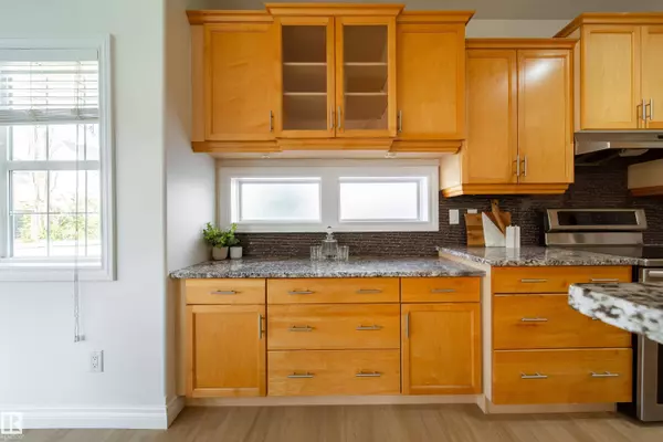 452 SPARLING CO SW, Edmonton, AB T6X 1G9