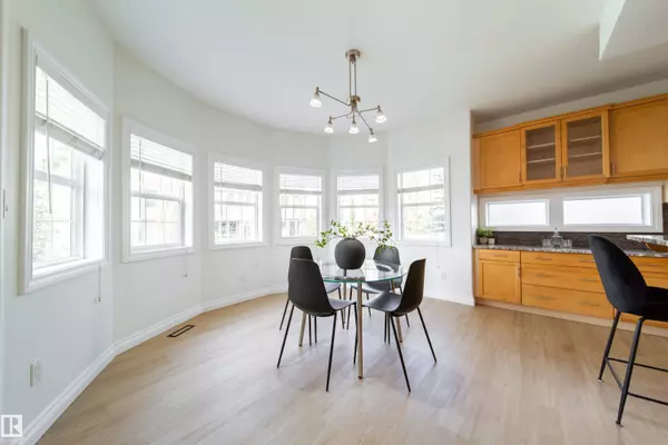 452 SPARLING CO SW, Edmonton, AB T6X 1G9