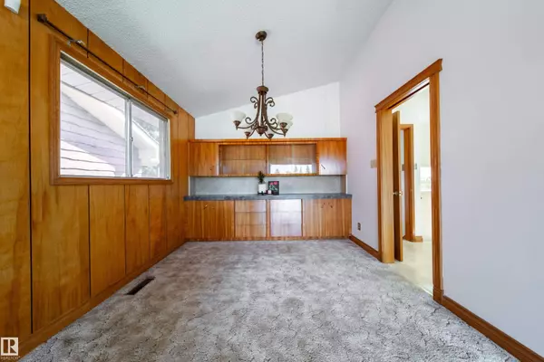 6507 98 AV NW, Edmonton, AB T6A 0A4