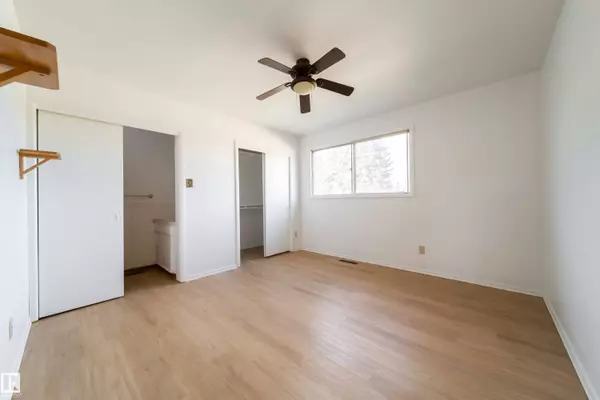 6507 98 AV NW, Edmonton, AB T6A 0A4