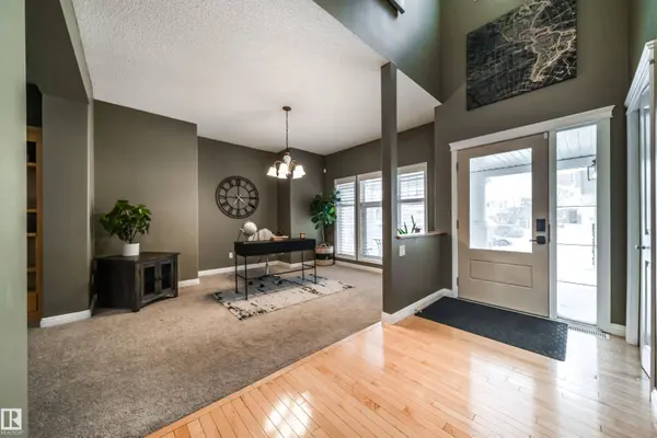 446 SPARLING CO SW, Edmonton, AB T6X 1G9