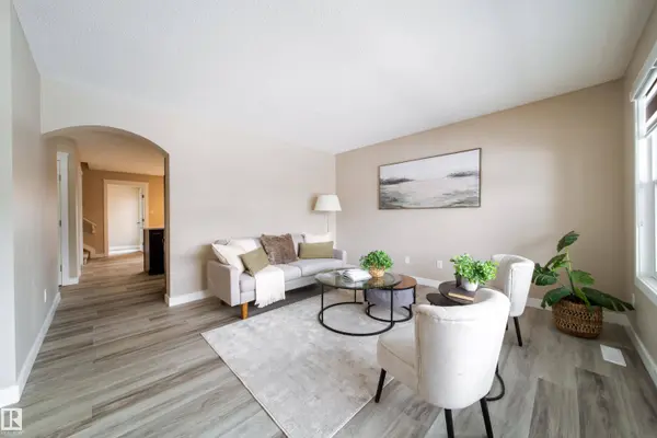 2919 15 ST NW, Edmonton, AB T6T 0V6