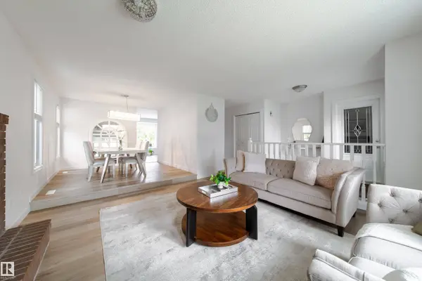 5607 188a ST NW, Edmonton, AB T6M 2G7