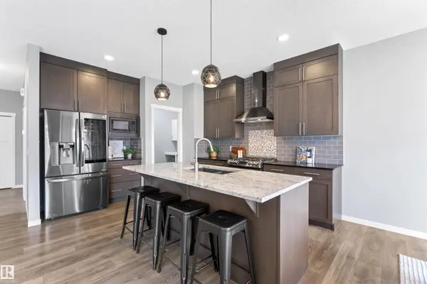 9664 223 ST NW, Edmonton, AB T5T 7B7