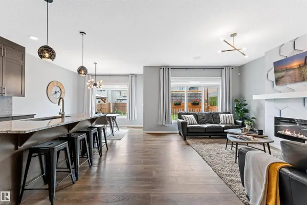 9664 223 ST NW, Edmonton, AB T5T 7B7