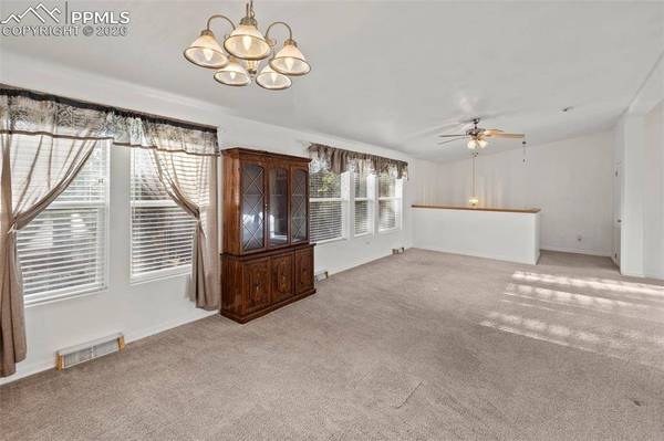 46 Kingston CIR, Florissant, CO 80816