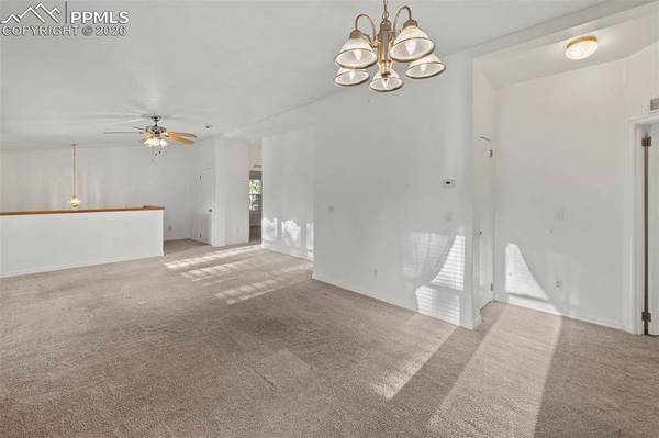 46 Kingston CIR, Florissant, CO 80816