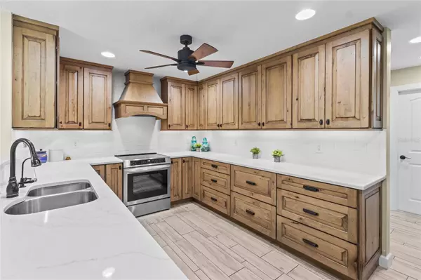 7143 FAIRWAY BEND LN, Sarasota, FL 34243