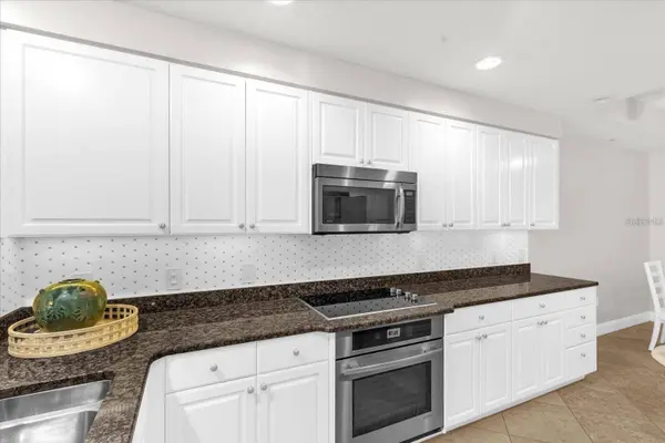 606 RIVIERA DUNES WAY #207, Palmetto, FL 34221