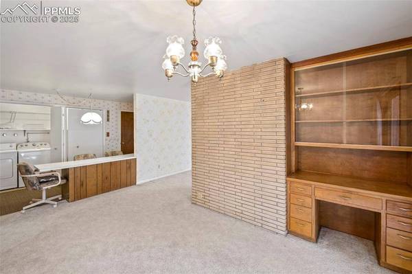 2043 Patrician WAY, Colorado Springs, CO 80909