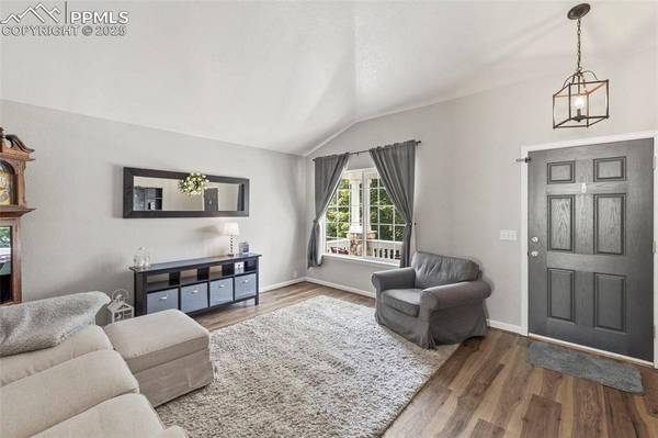 6055 Vallecito DR, Colorado Springs, CO 80923