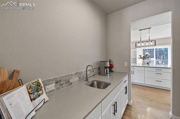 16093 Enchanted Peak WAY, Monument, CO 80132