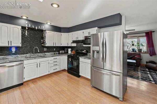 4872 S Splendid CIR, Colorado Springs, CO 80917