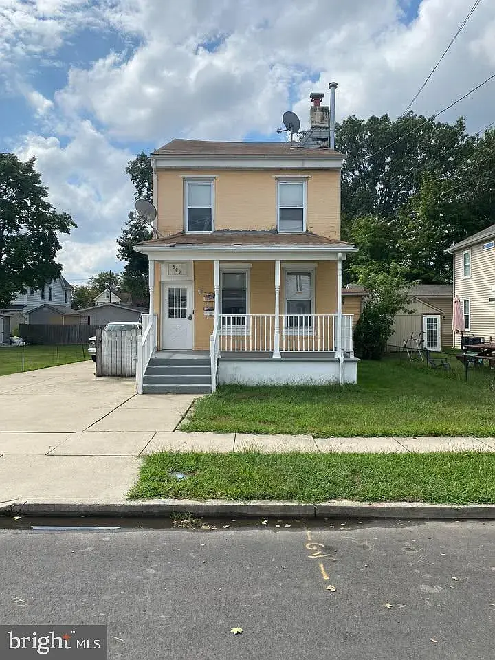 509 Laurel St, Beverly, NJ 08010-3413