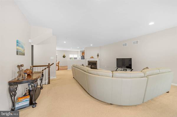 15 KEEGAN CT, Marlton, NJ 08053