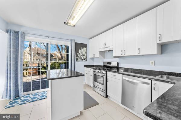 323 GWYNEDD CT, Mount Laurel, NJ 08054