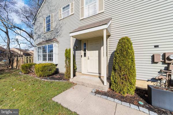 323 GWYNEDD CT, Mount Laurel, NJ 08054
