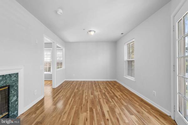 1202 CRESTMONT DR, Mantua, NJ 08051