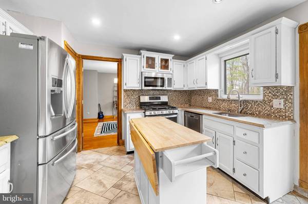 1934 BIRCHWOOD PARK DR N, Cherry Hill, NJ 08003