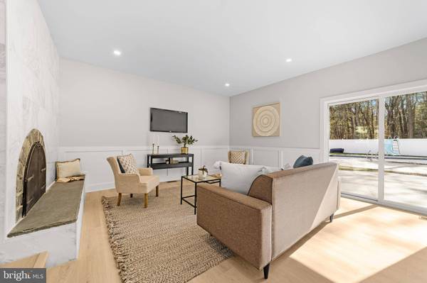 5 CHIPPENHAM DR, Voorhees, NJ 08043