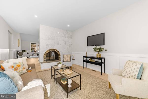 5 CHIPPENHAM DR, Voorhees, NJ 08043