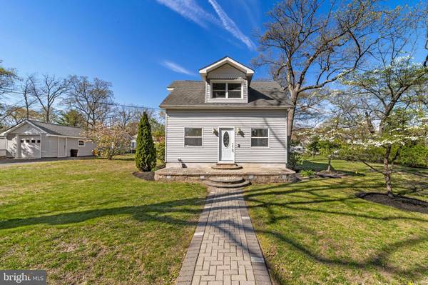 77 E 7TH AVE, Pine Hill, NJ 08021