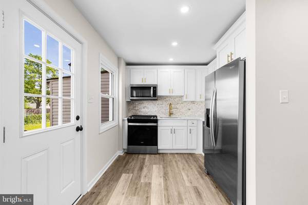 81 FIFTH W, Burlington, NJ 08016