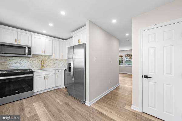 81 FIFTH W, Burlington, NJ 08016