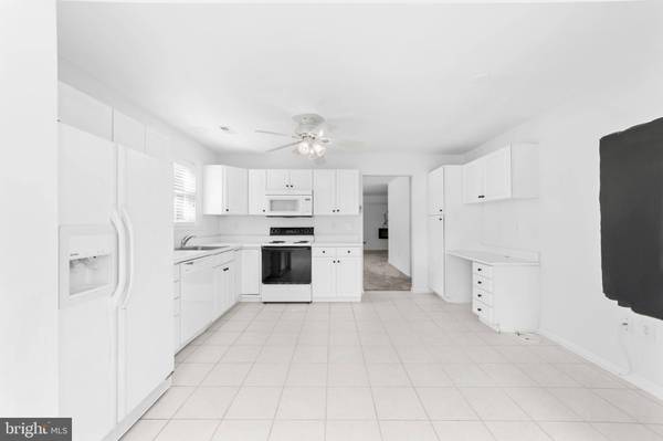 2 CAROLINA WAY, Mount Laurel, NJ 08054