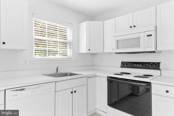 2 CAROLINA WAY, Mount Laurel, NJ 08054