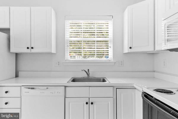 2 CAROLINA WAY, Mount Laurel, NJ 08054