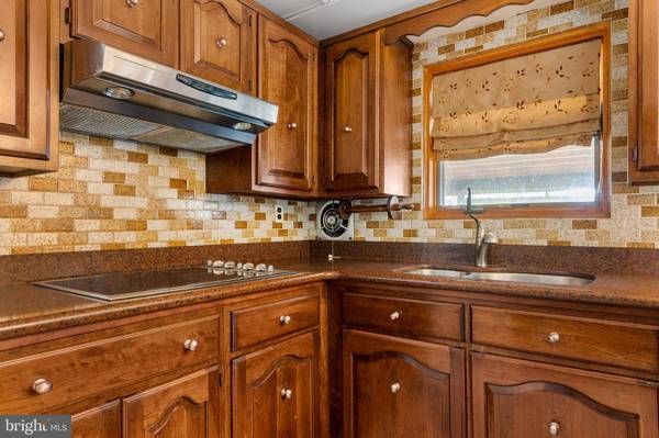 503 VALLEY RUN DR, Cherry Hill, NJ 08002