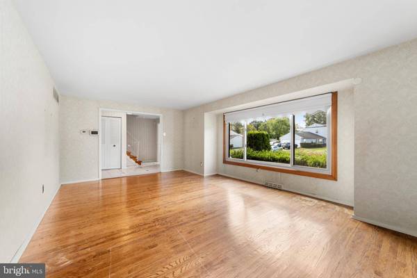 503 VALLEY RUN DR, Cherry Hill, NJ 08002