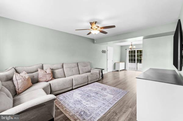 160 BILLOWS DR, Mount Royal, NJ 08061