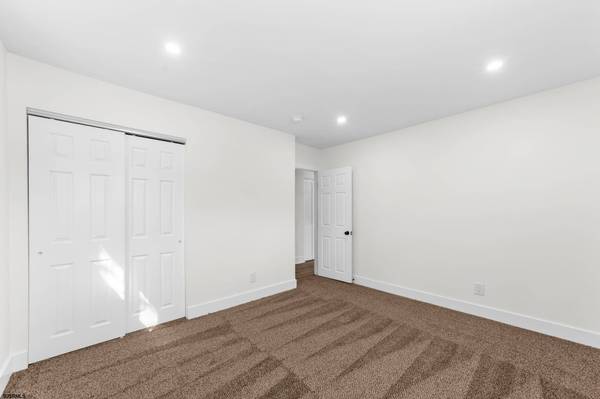 100 Colwick Dr, Somers Point, NJ 08244