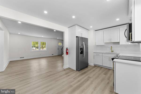 100 COLWICK DR, Somers Point, NJ 08244