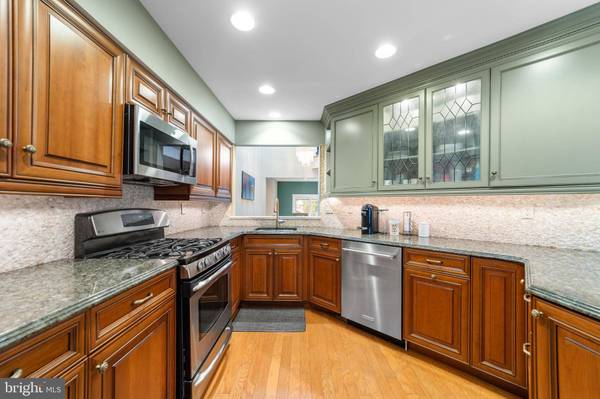 938 CHANTICLEER DR, Cherry Hill, NJ 08003