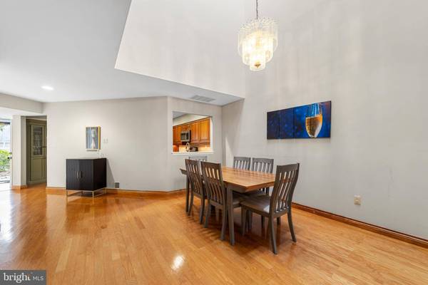 938 CHANTICLEER DR, Cherry Hill, NJ 08003