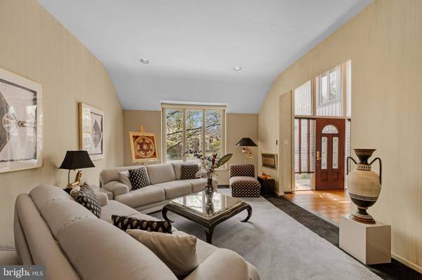 1032 RED OAK DR, Cherry Hill, NJ 08003