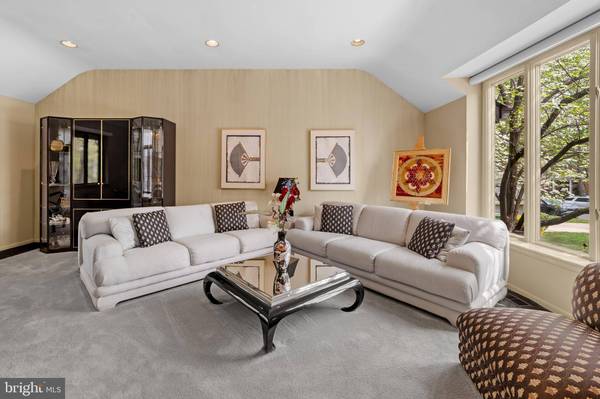 1032 RED OAK DR, Cherry Hill, NJ 08003