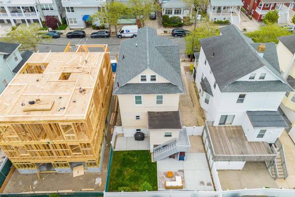 10 S Nashville Ave, Ventnor, NJ 08406