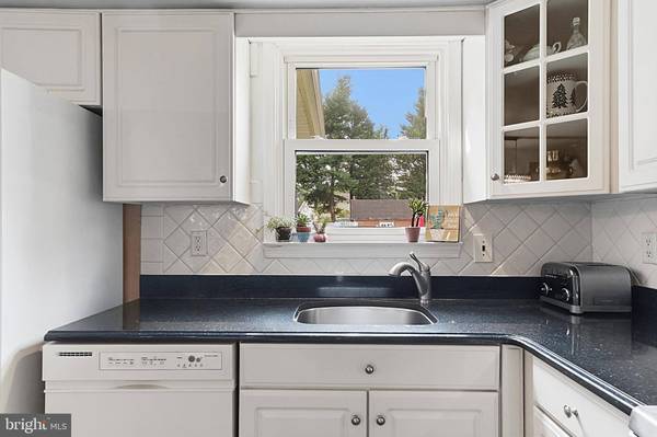1218 LINCOLN AVE, West Deptford, NJ 08096