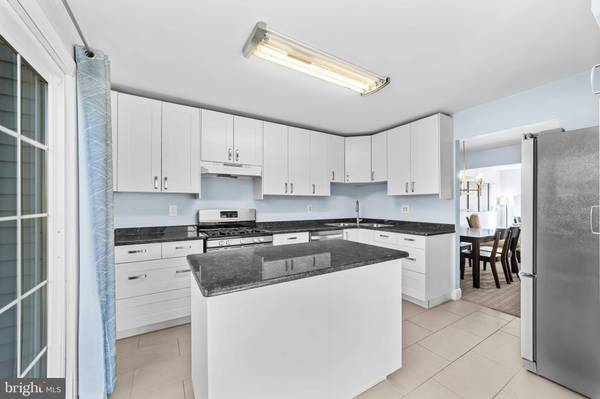 323 GWYNEDD CT, Mount Laurel, NJ 08054