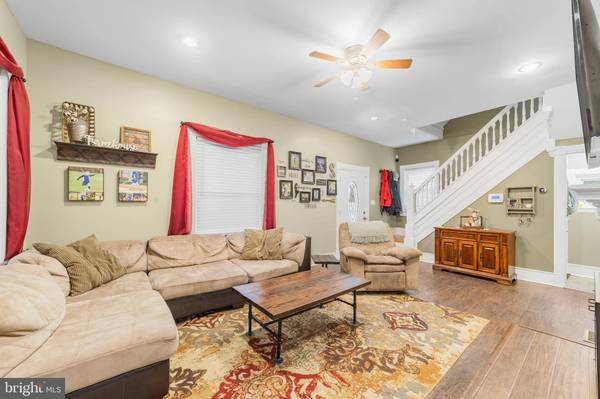 445 LINDEN AVE, Woodbury Heights, NJ 08097