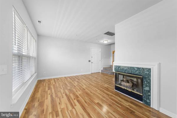 1202 CRESTMONT DR, Mantua, NJ 08051